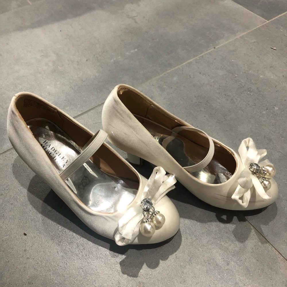 Badgley Mischka satin heel size 12